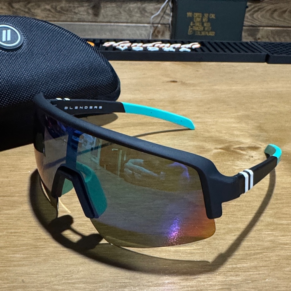 Blenders “Jade Master” polarized sunglasses